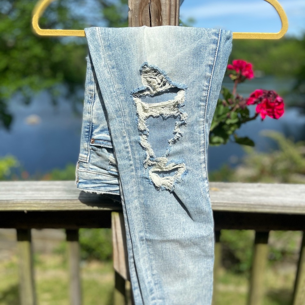 American eagle skinny ripped jeans size 10